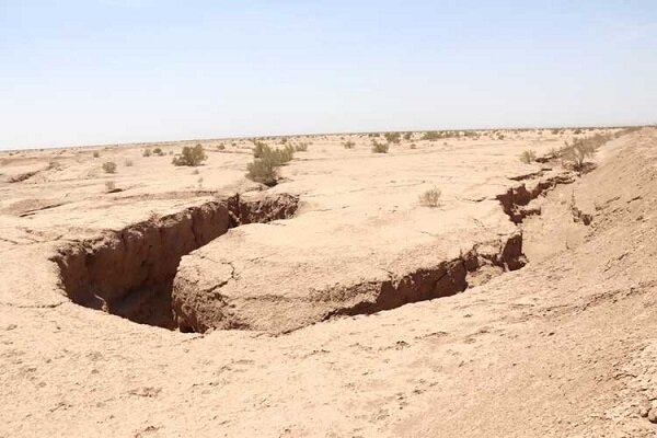 کاهش سالانه ۸۲ میلیون مترمکعب از ذخایر آبخوان‌های ساوه/ فرونشست زمین به تهدیدی جدی تبدیل شده است